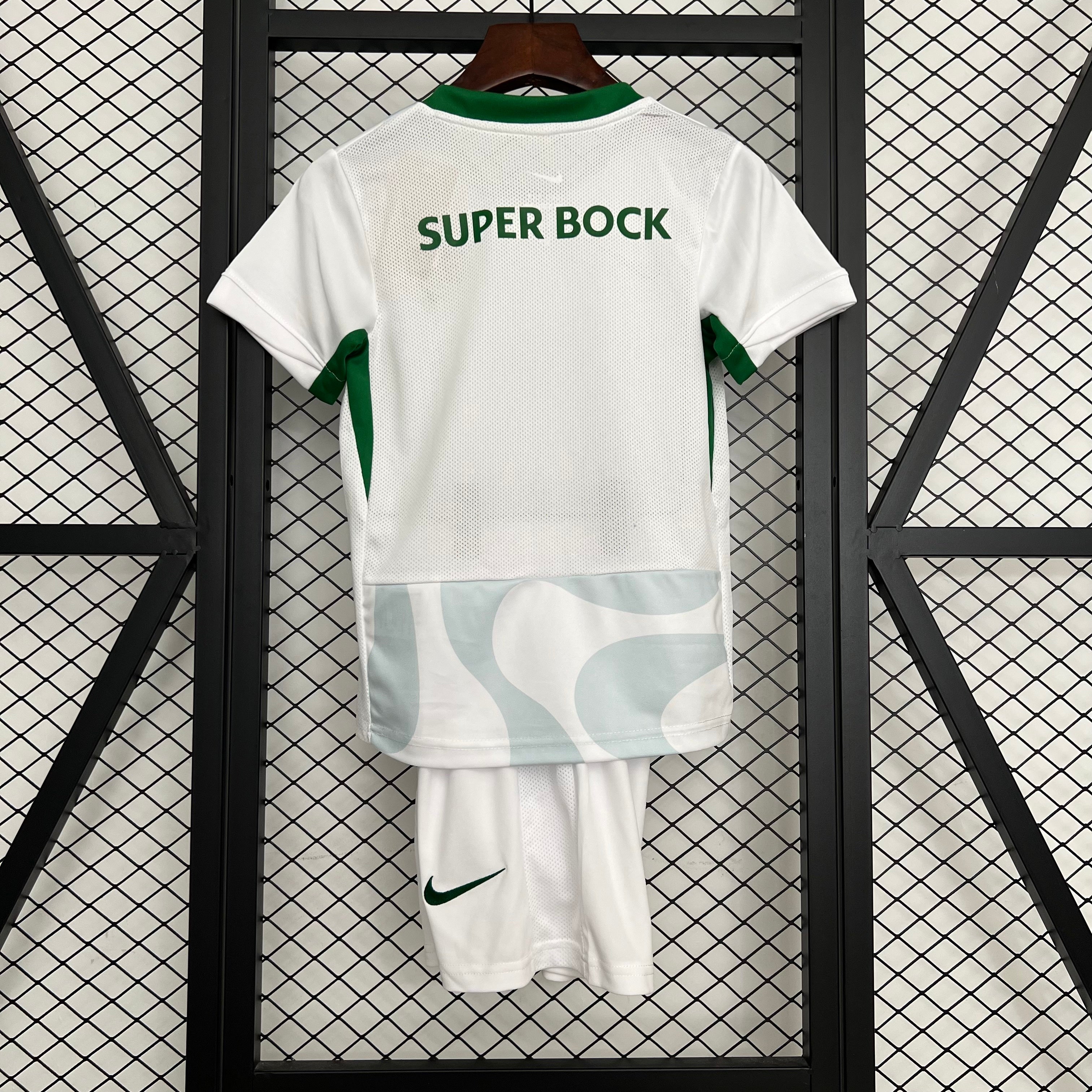 25/26 Kids Sporting Lisbon Third Away Size: 16-28