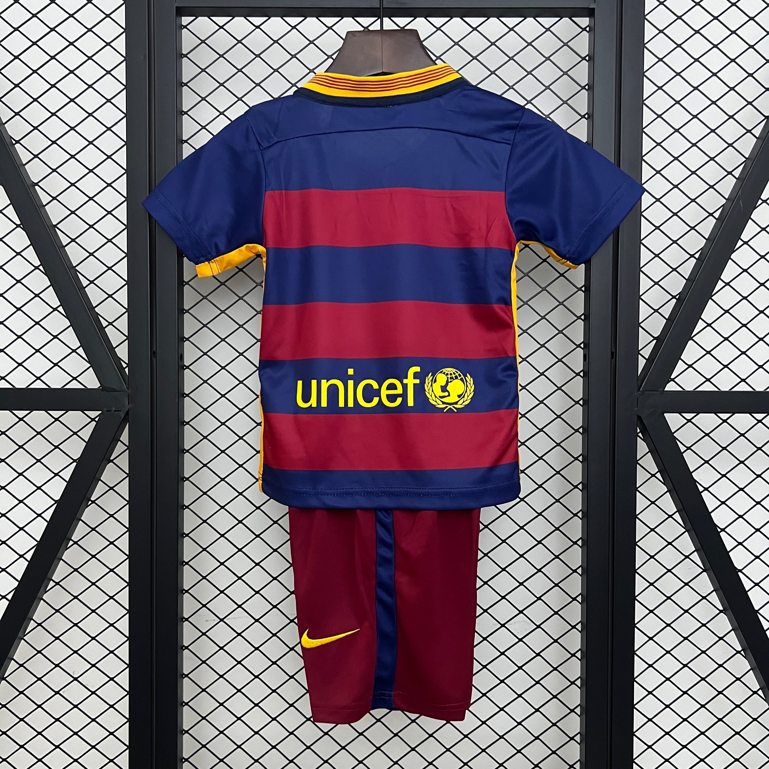 kids Barcelona 15/16 home size: 16-28