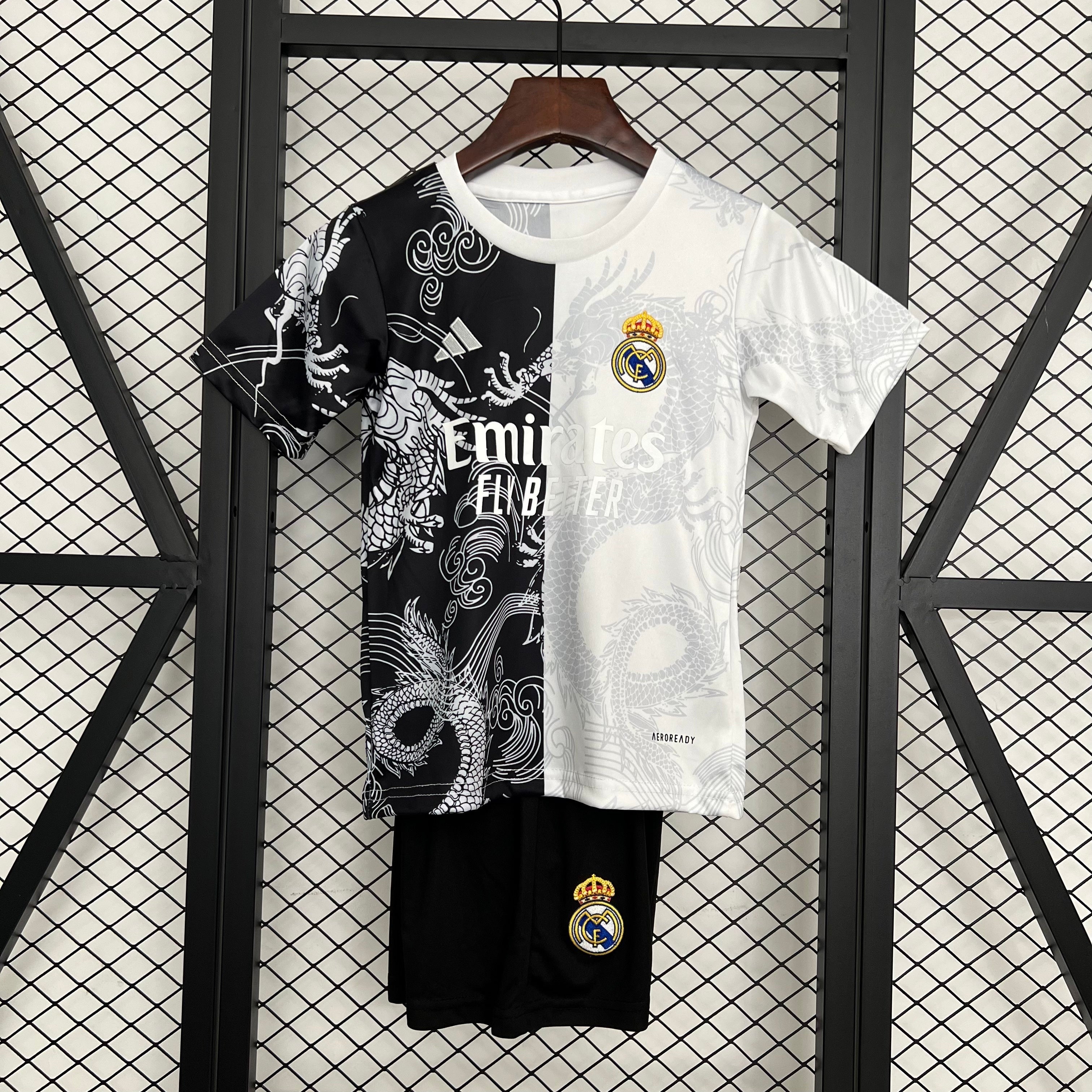 25/26 Kids Real Madrid Special Edition Size: 16-28