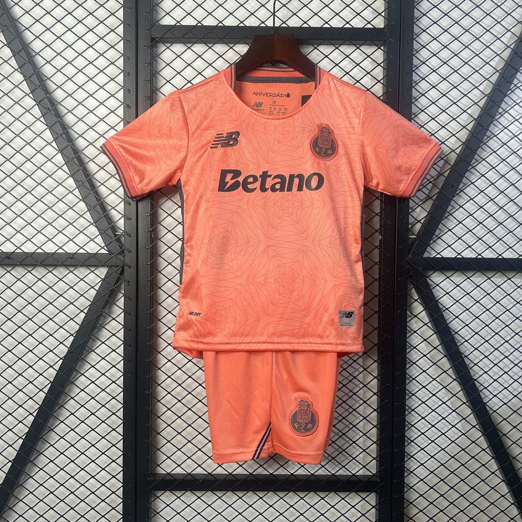 25/26 Kids Porto Away Size: 16-28