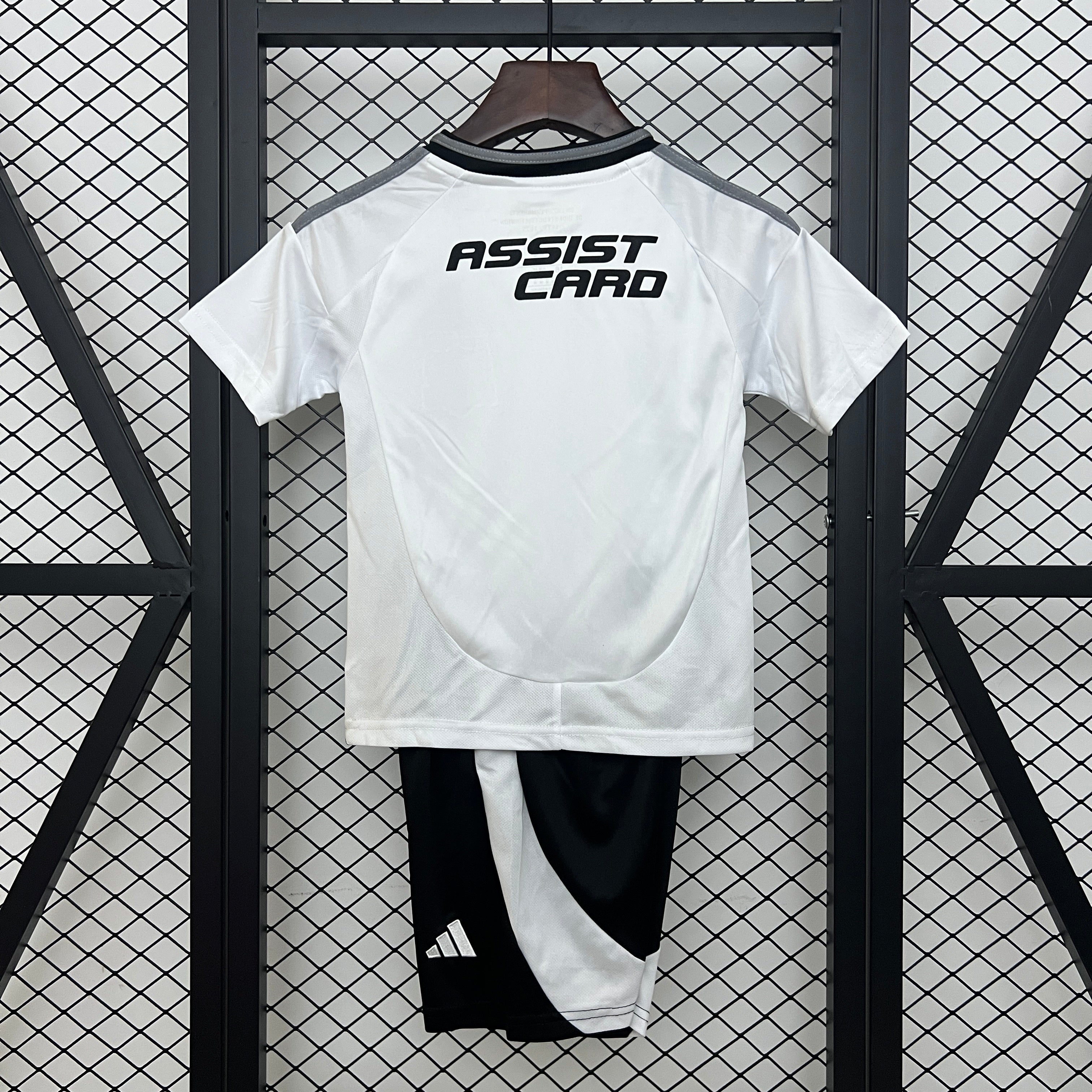 25/26 kids Colo Colo home size: 16-28