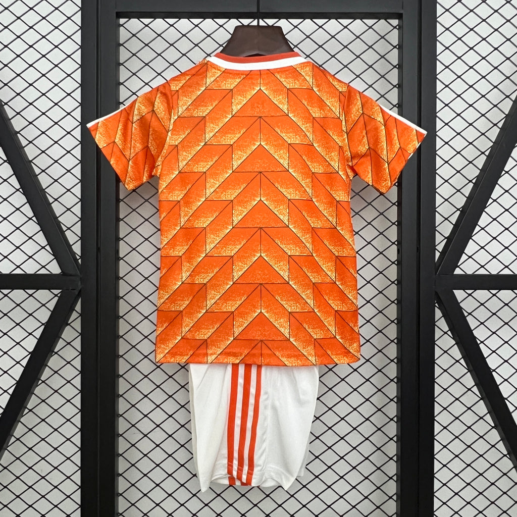 kids Netherlands 1988 home size: 16-28