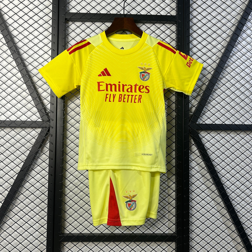 25/26 Kids Benfica goalkeeper Size: 16-28