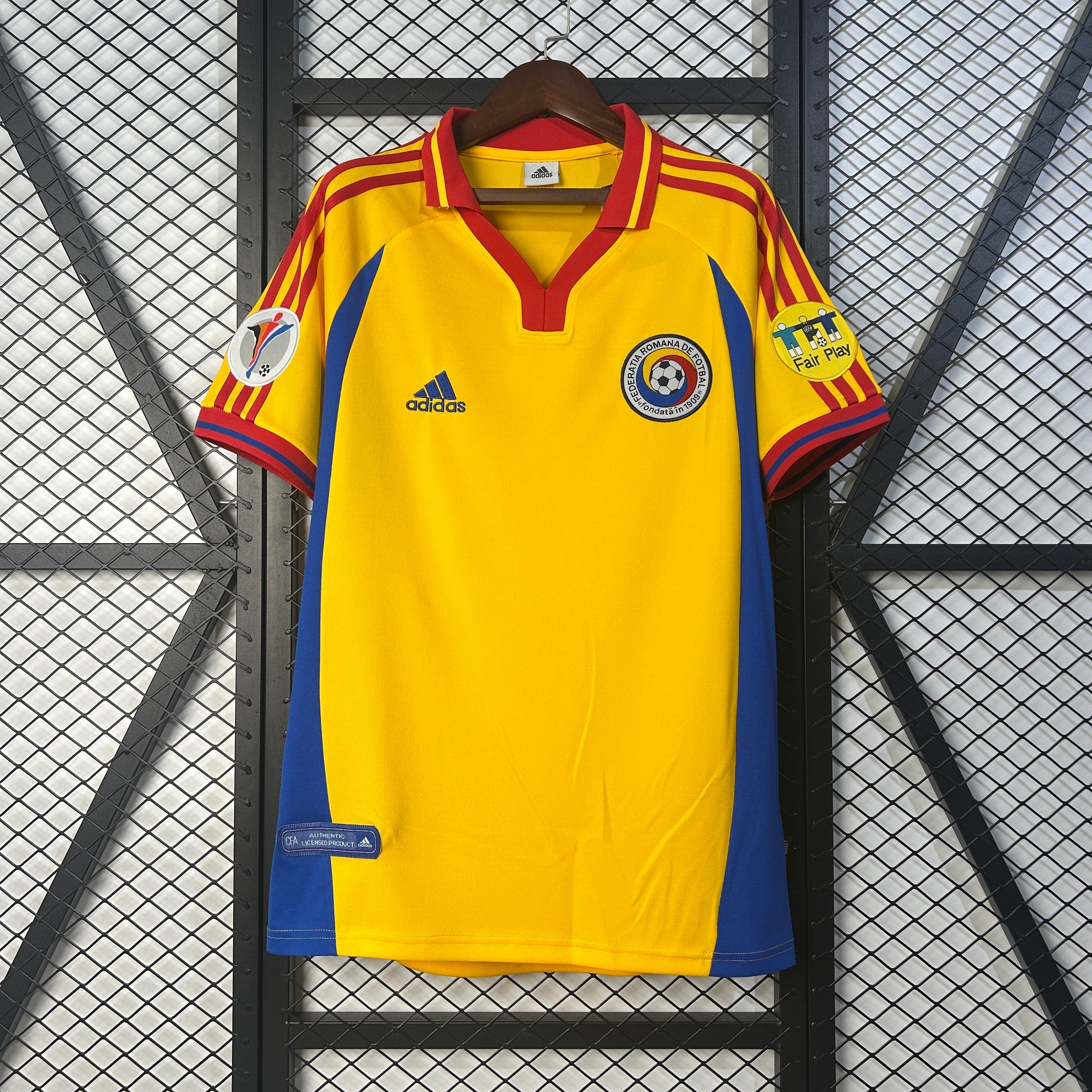 Retro 2000 Romania Home S-XXL