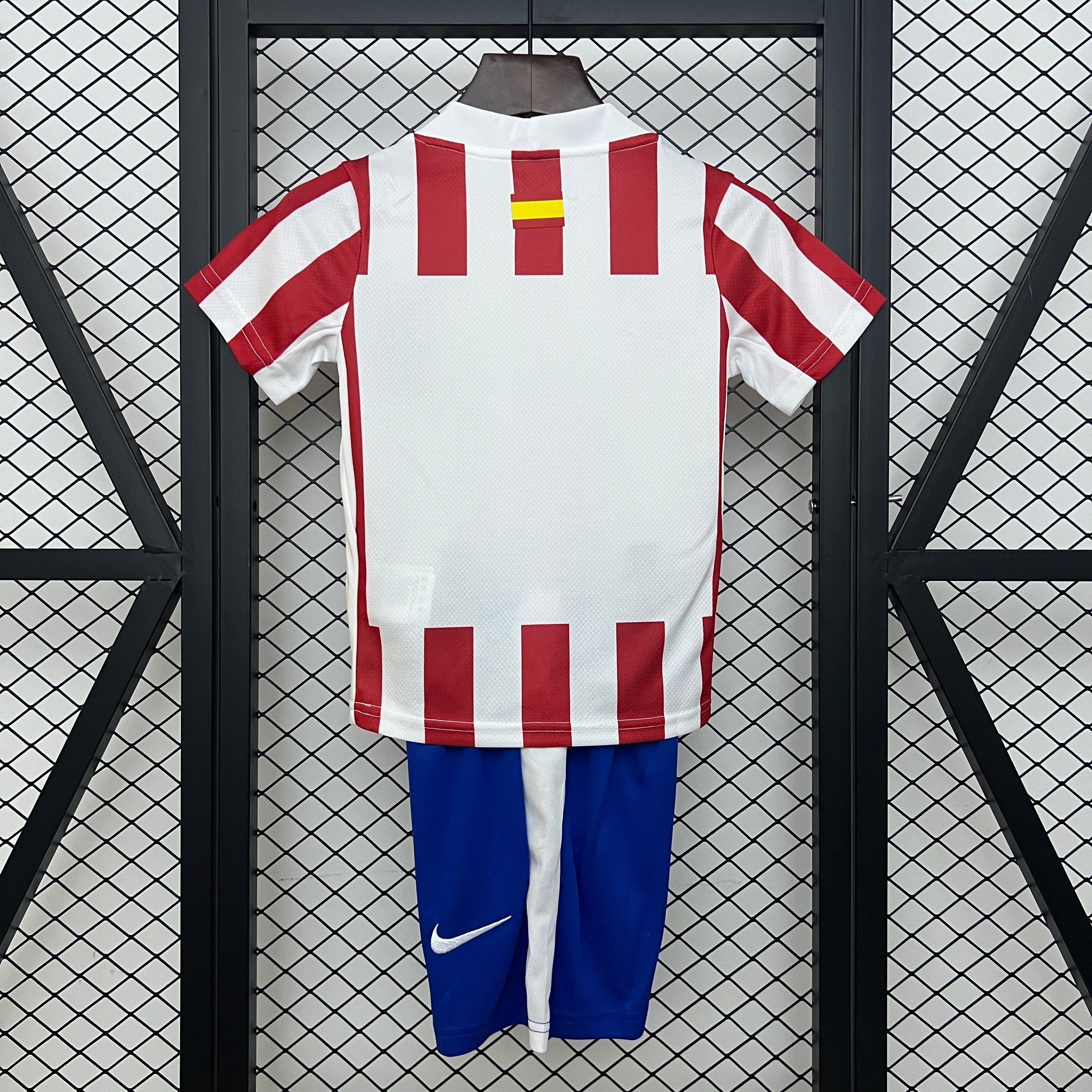 25/26 kids Atletico Madrid home size: 16-28