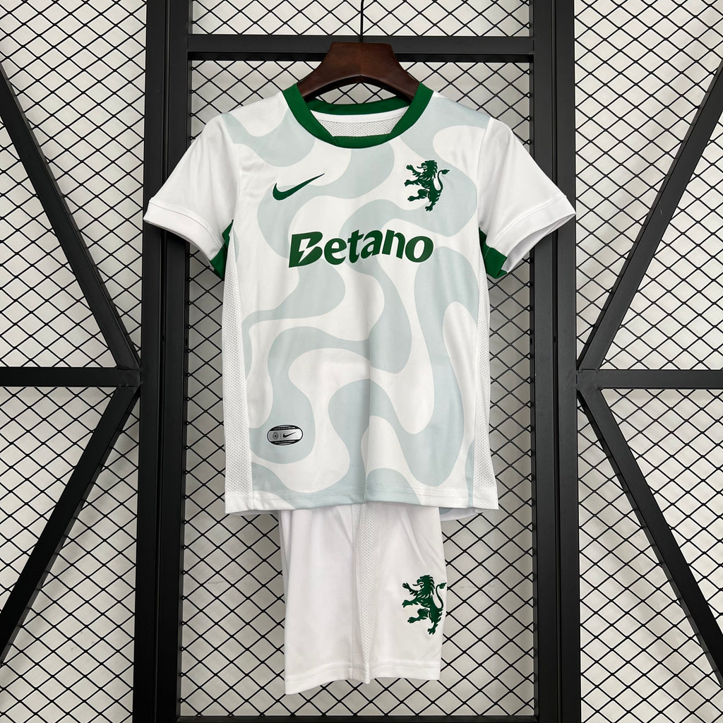 25/26 Kids Sporting Lisbon Third Away Size: 16-28