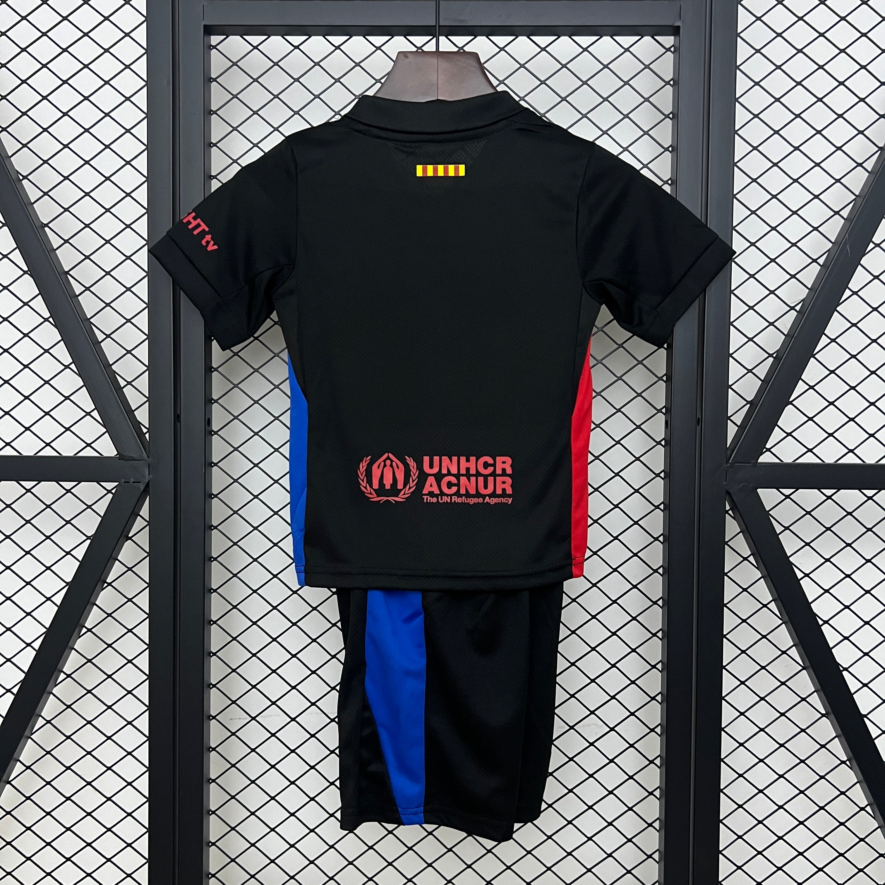 25/26 kids Barcelona away size: 16-28