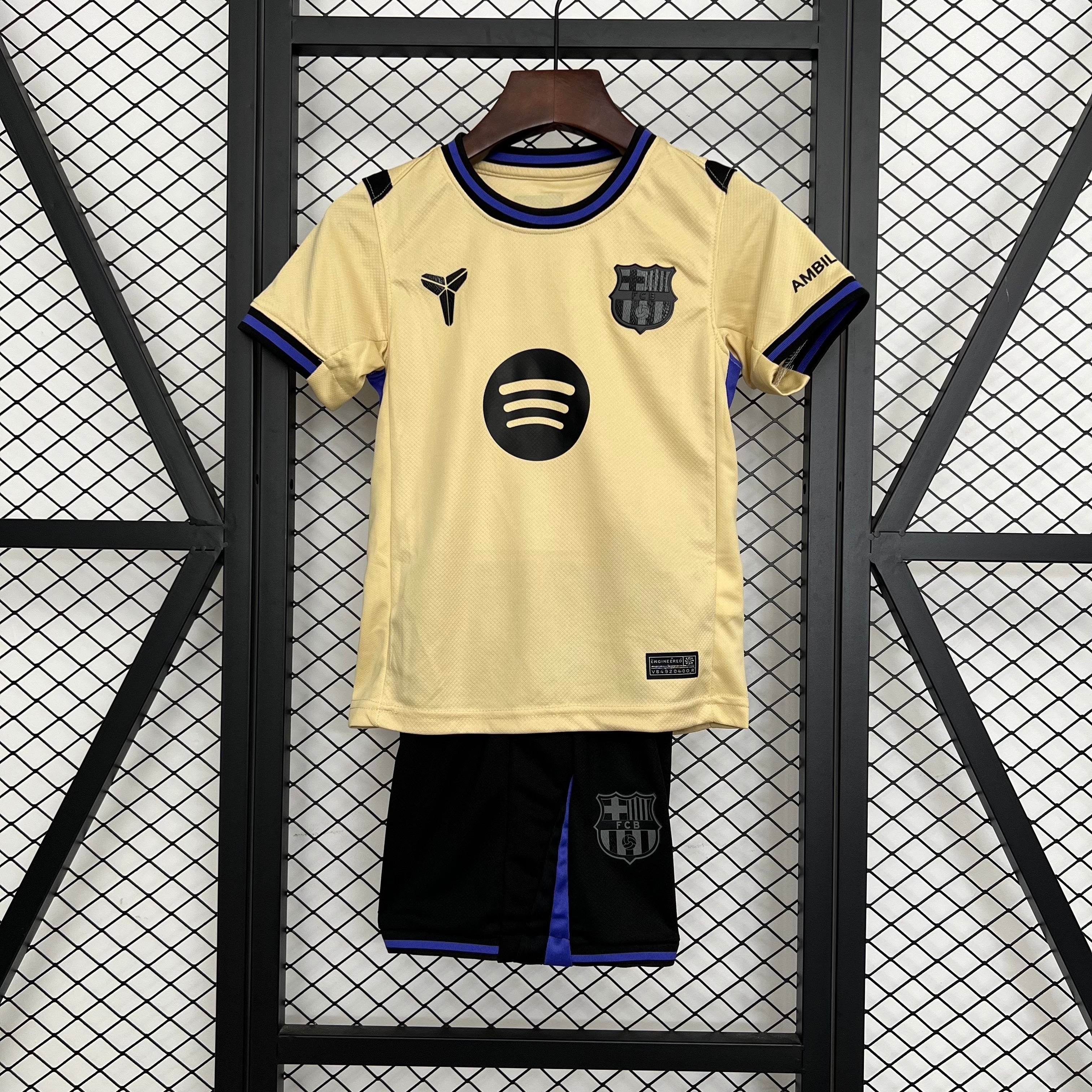 25/26 Kids Barcelona Away Size: 16-28