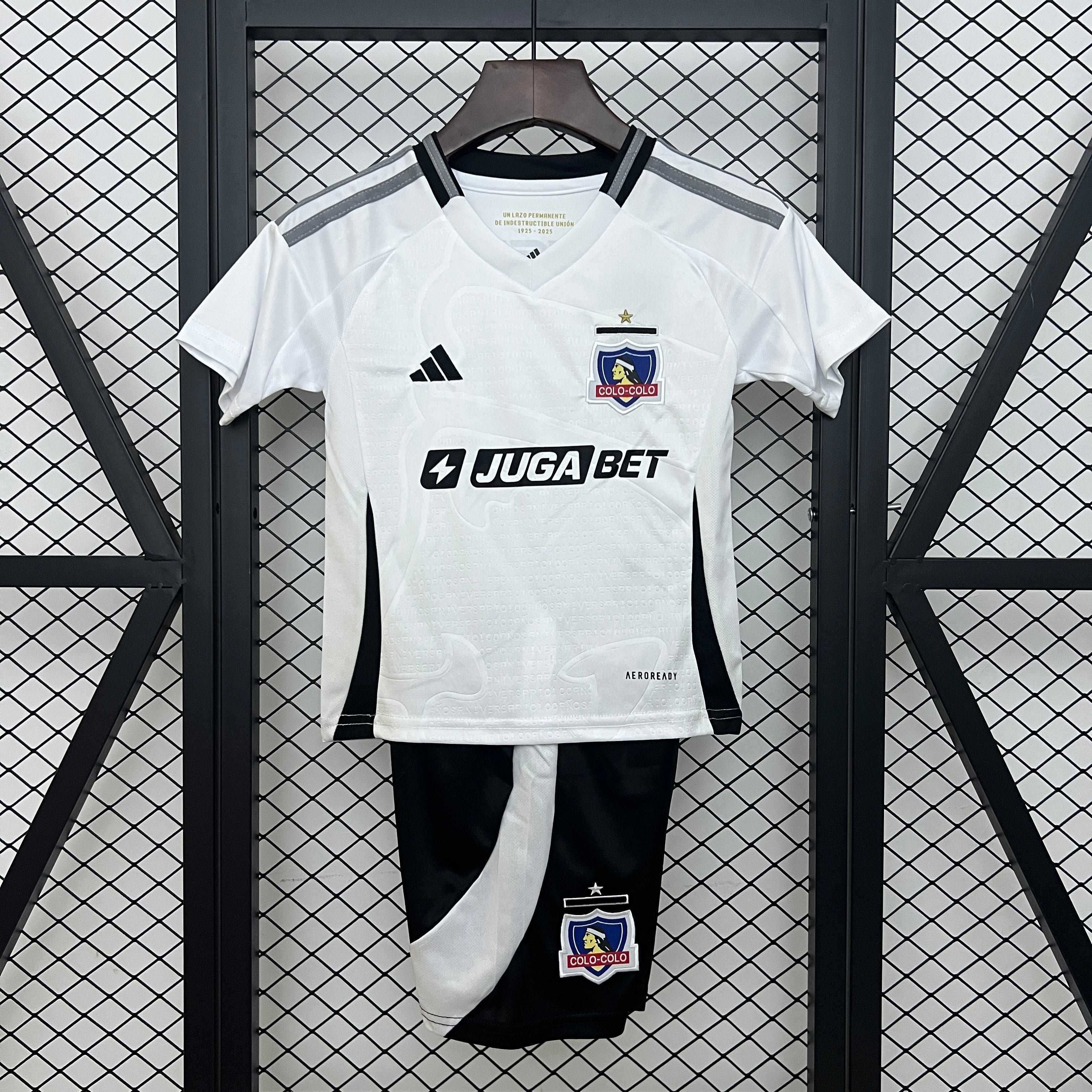 25/26 kids Colo Colo home size: 16-28