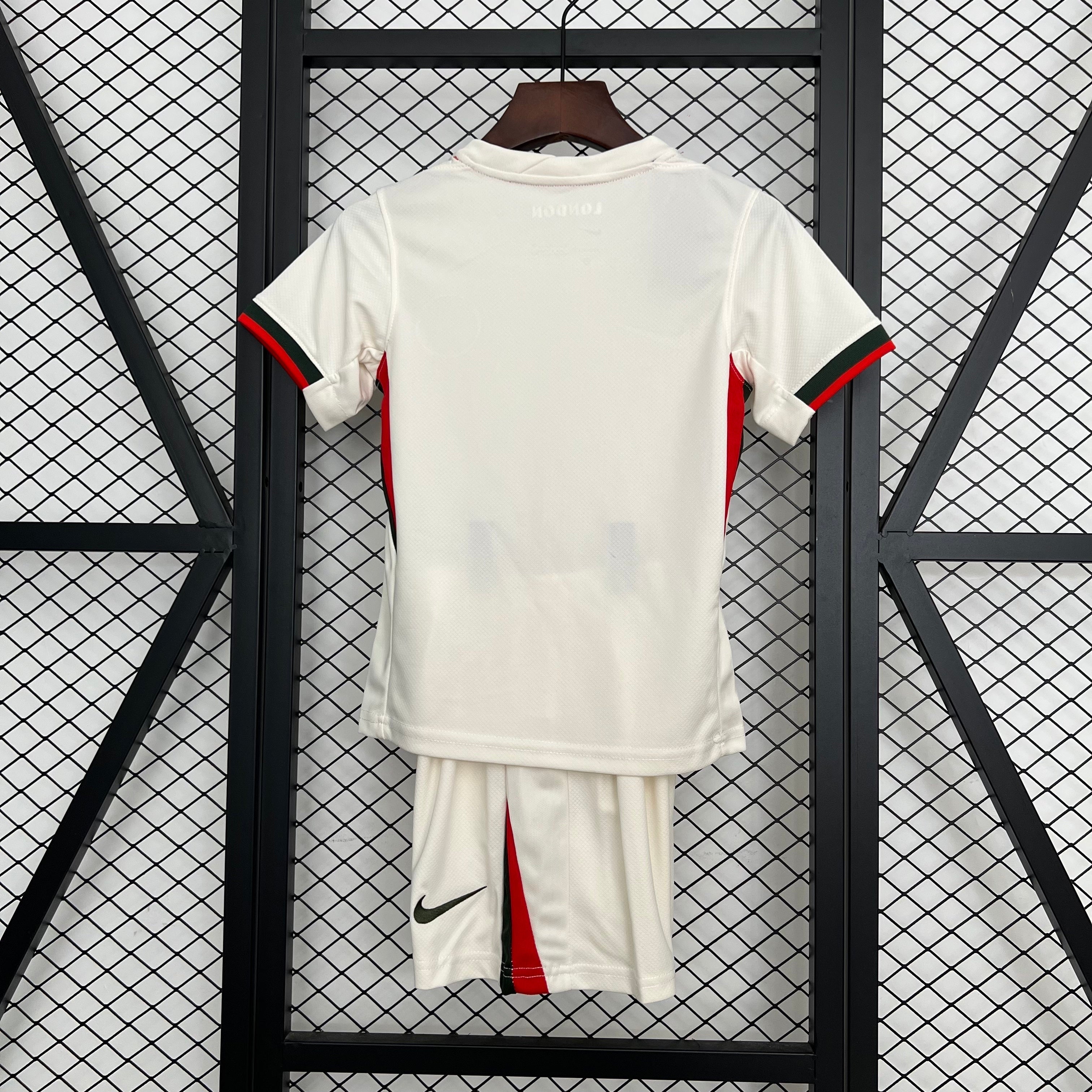 25/26 Kids Chelsea Away Size: 16-28