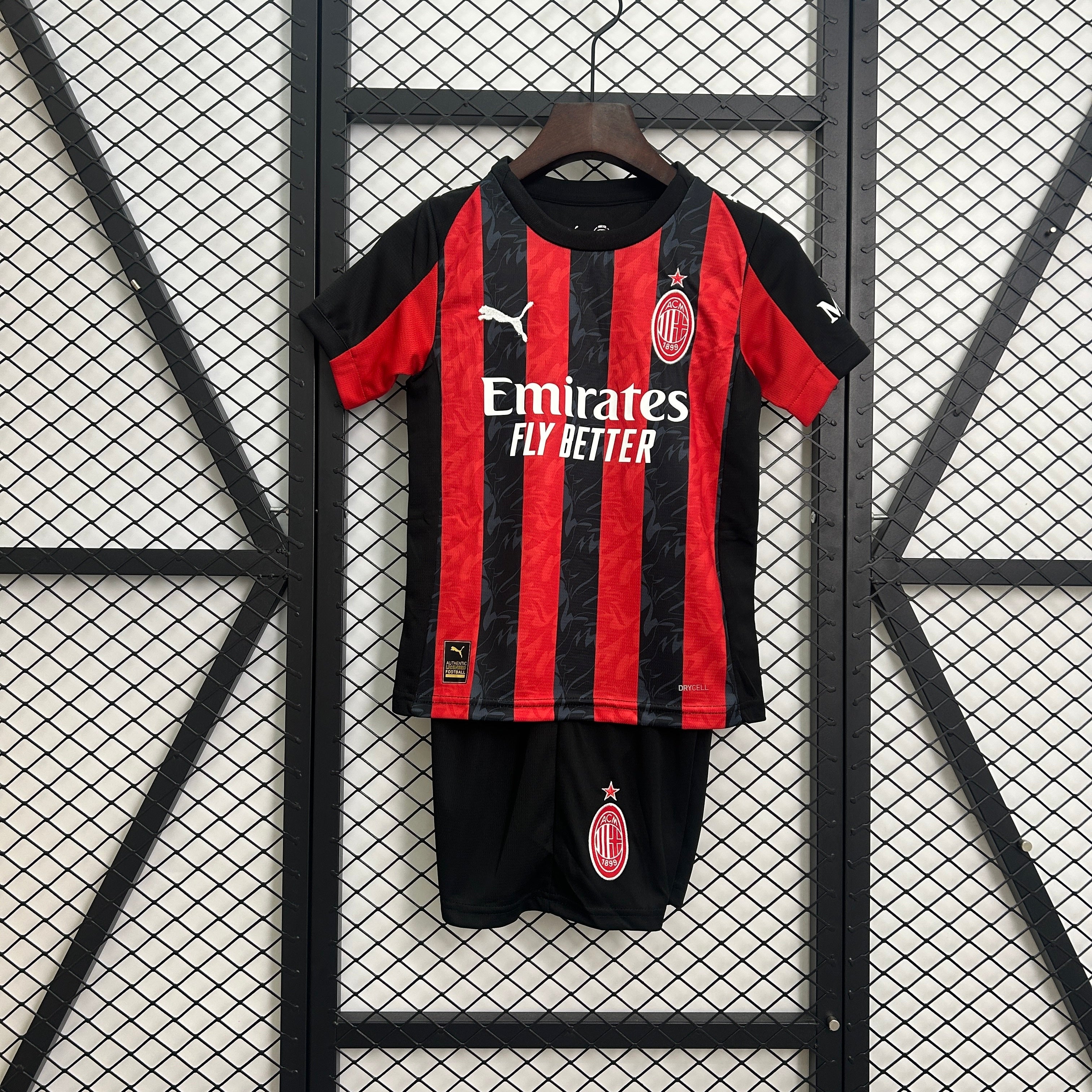 25/26 kids AC Milan home size: 16-28
