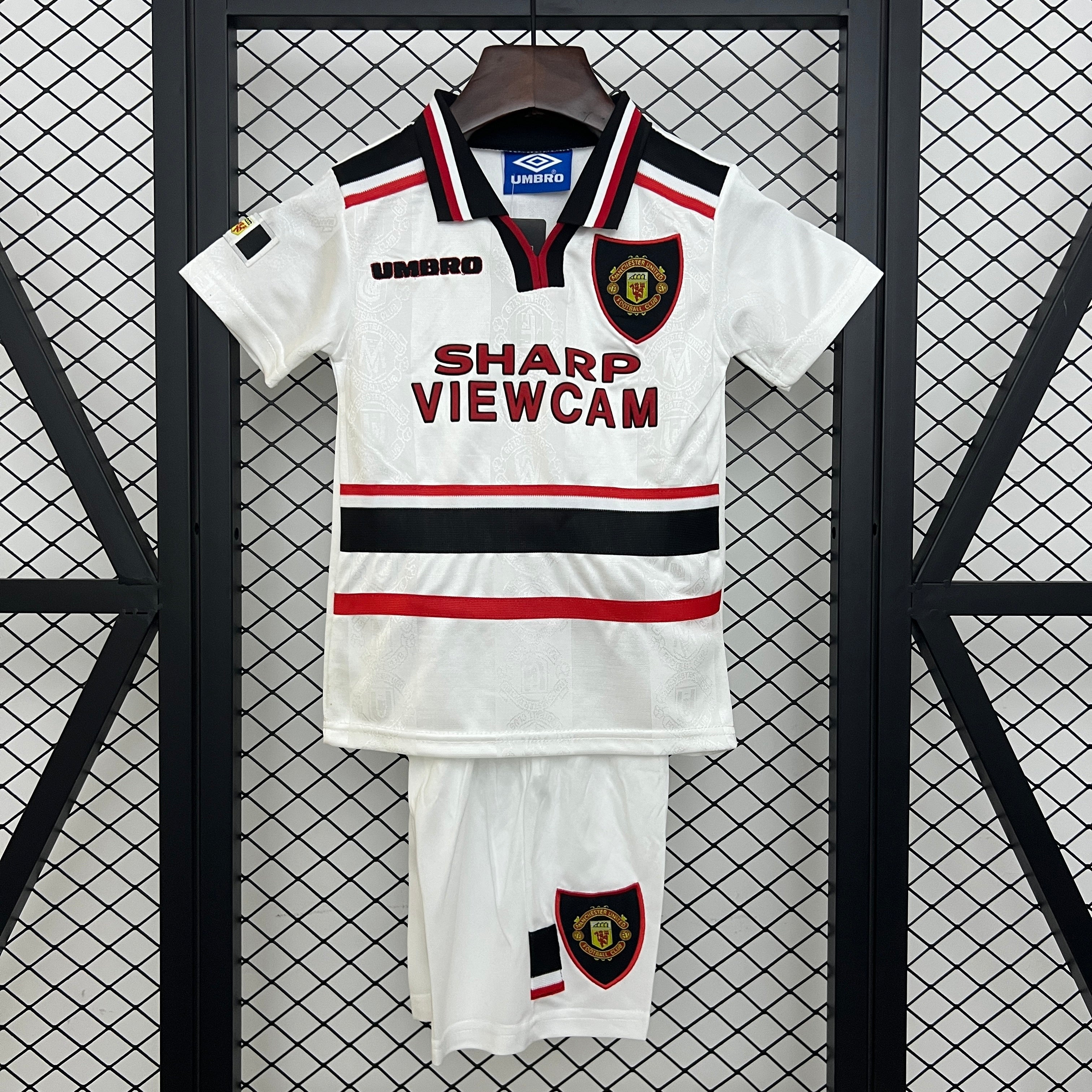 kids M-U 97/98 away size: 16-28