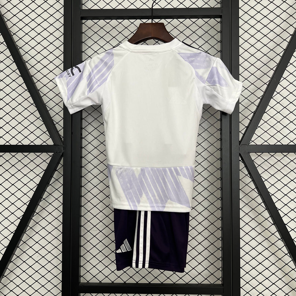 25/26 Kids M-U Away Size: 16-28