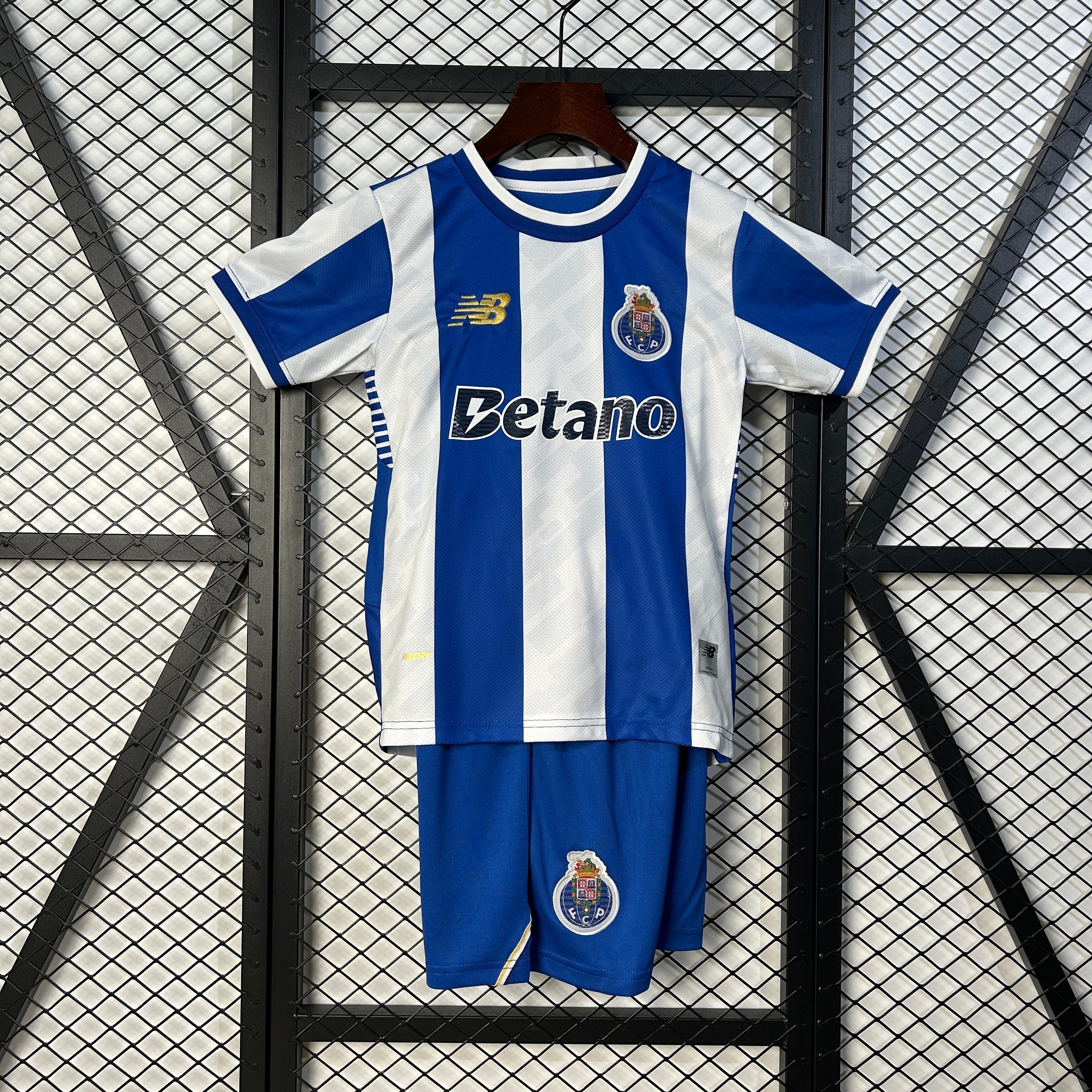 25/26 Kids Porto Home Size: 16-28