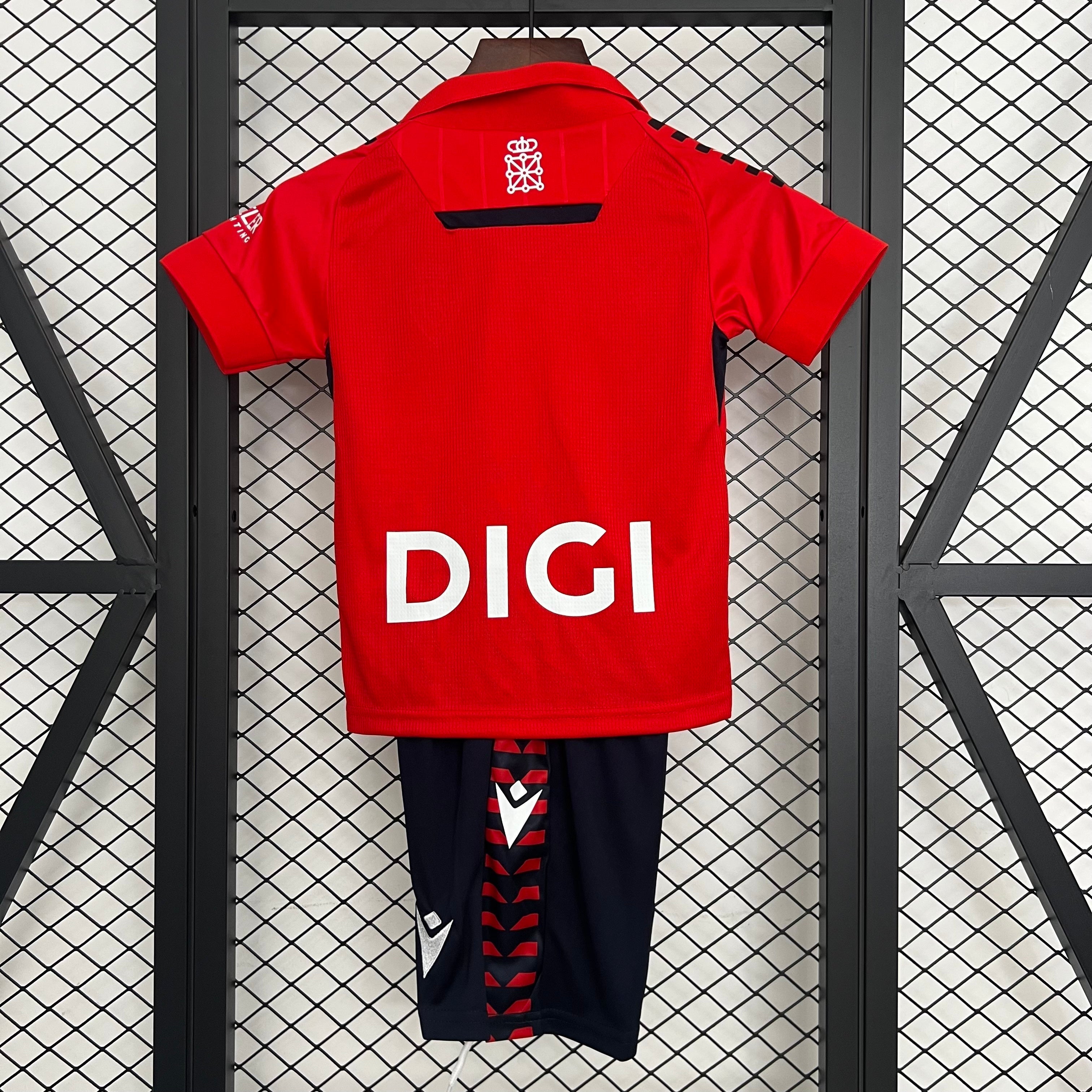 25/26 Kids Osasuna Home Size: 16-28