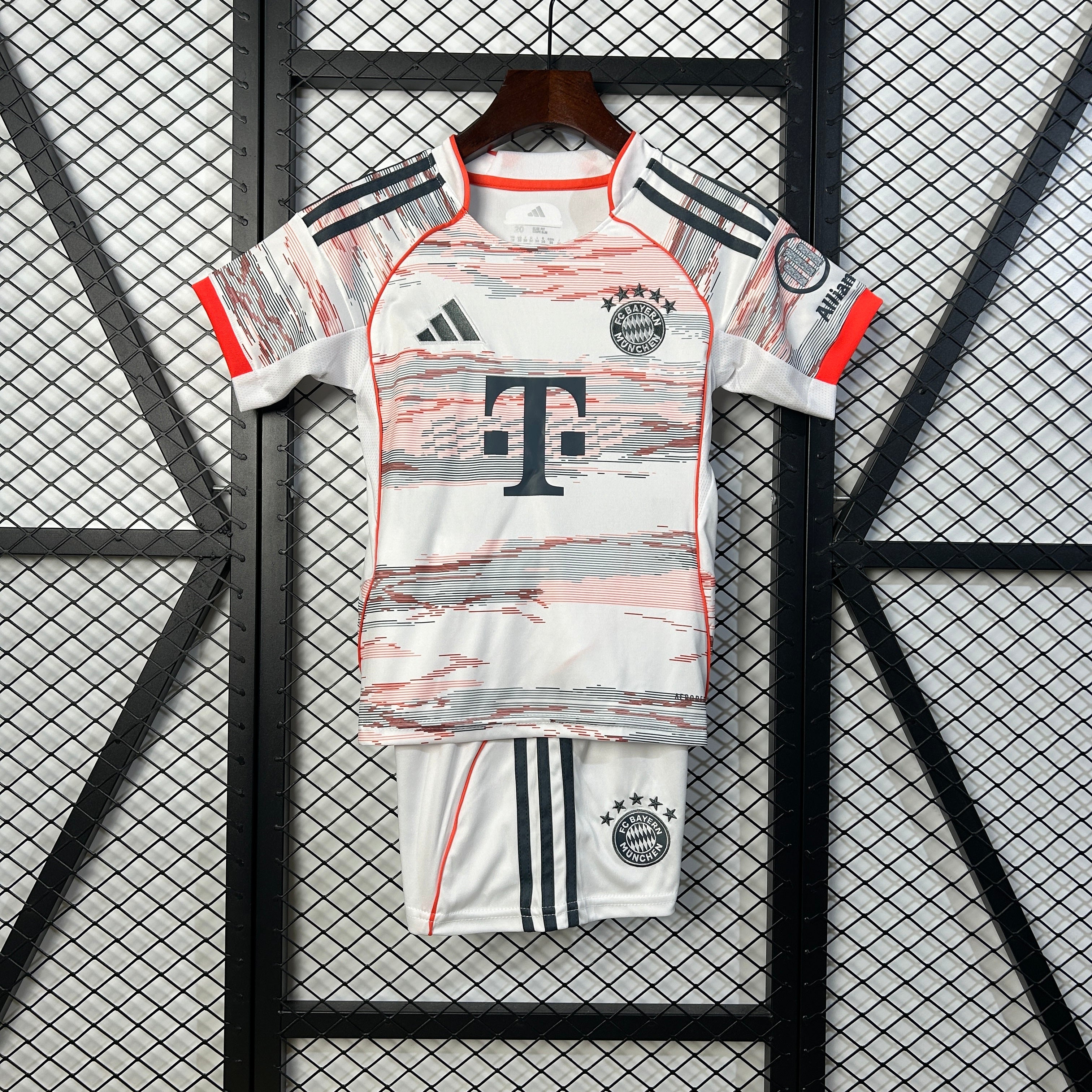 25/26 kids Bayern Munich Away size: 16-28