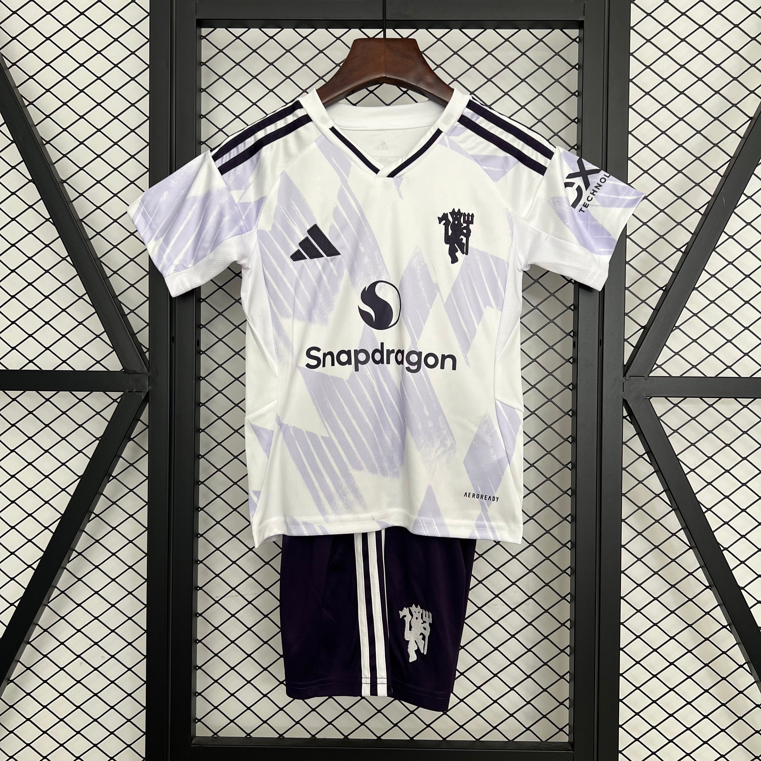 25/26 Kids M-U Away Size: 16-28
