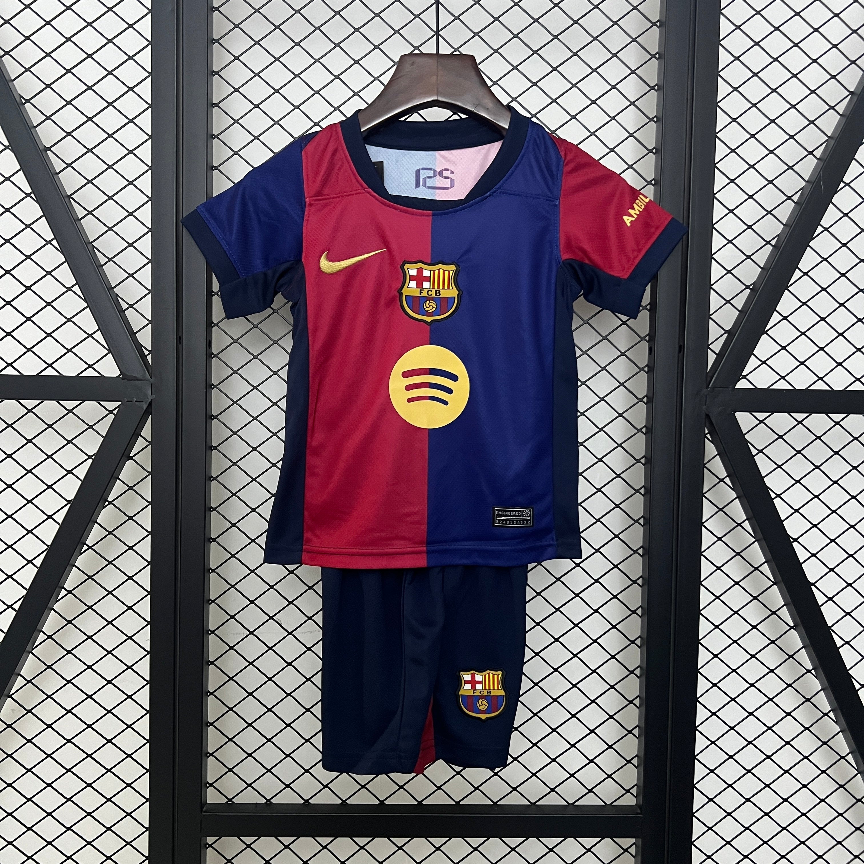 24/25 kids Barcelona home size 16-28