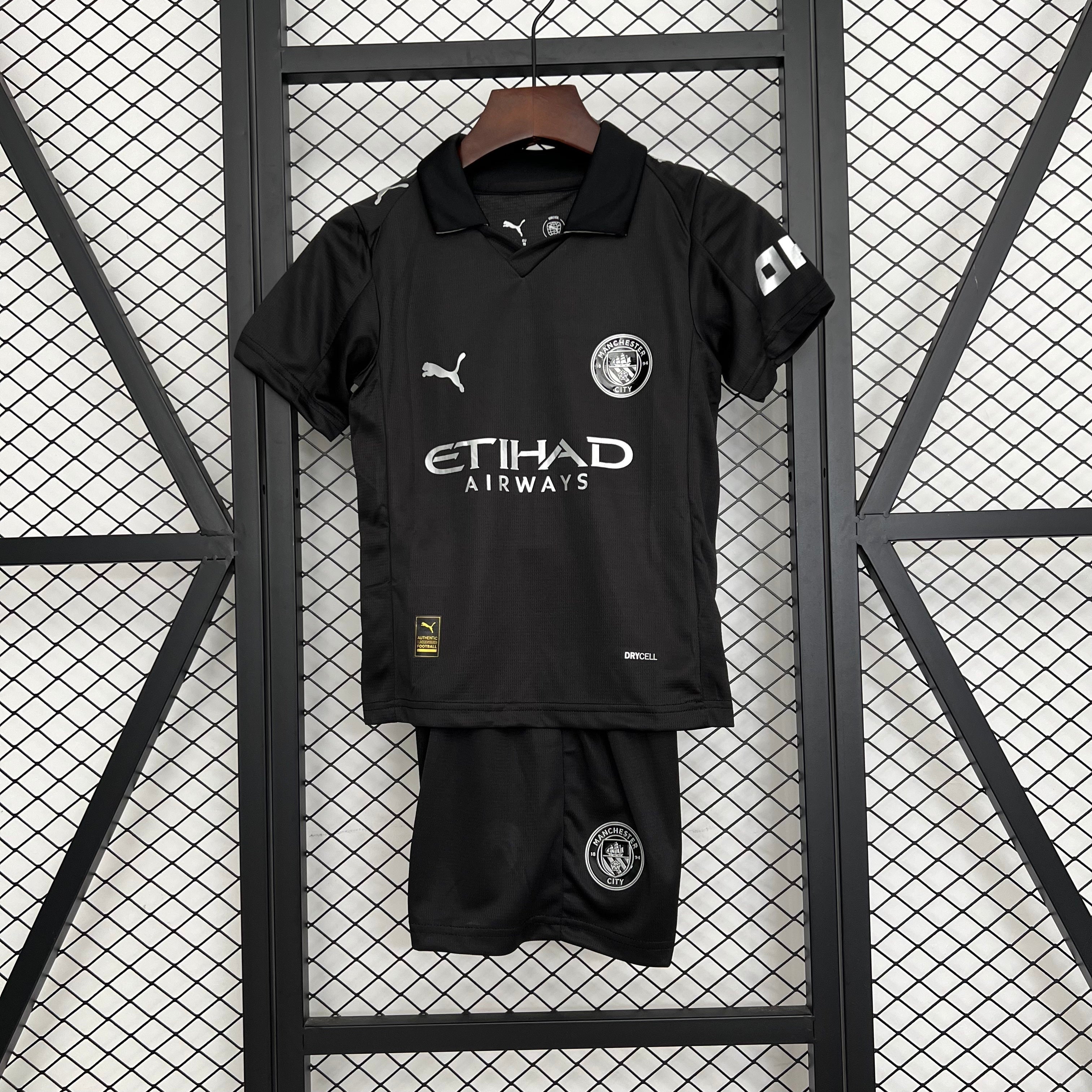 25/26 Kids Manchester City away Size: 16-28