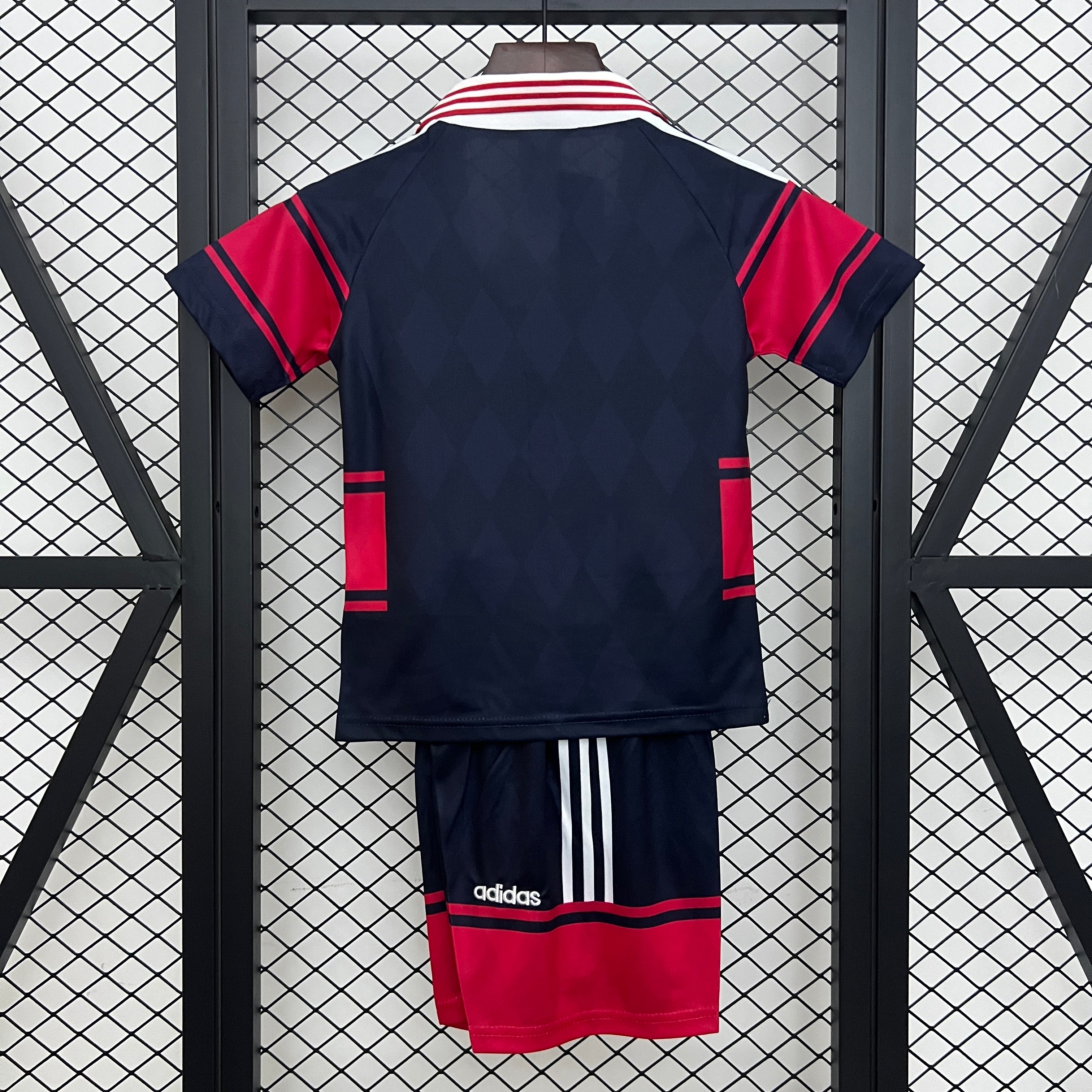 kids Bayern Munich 97/99 Home size: 16-28