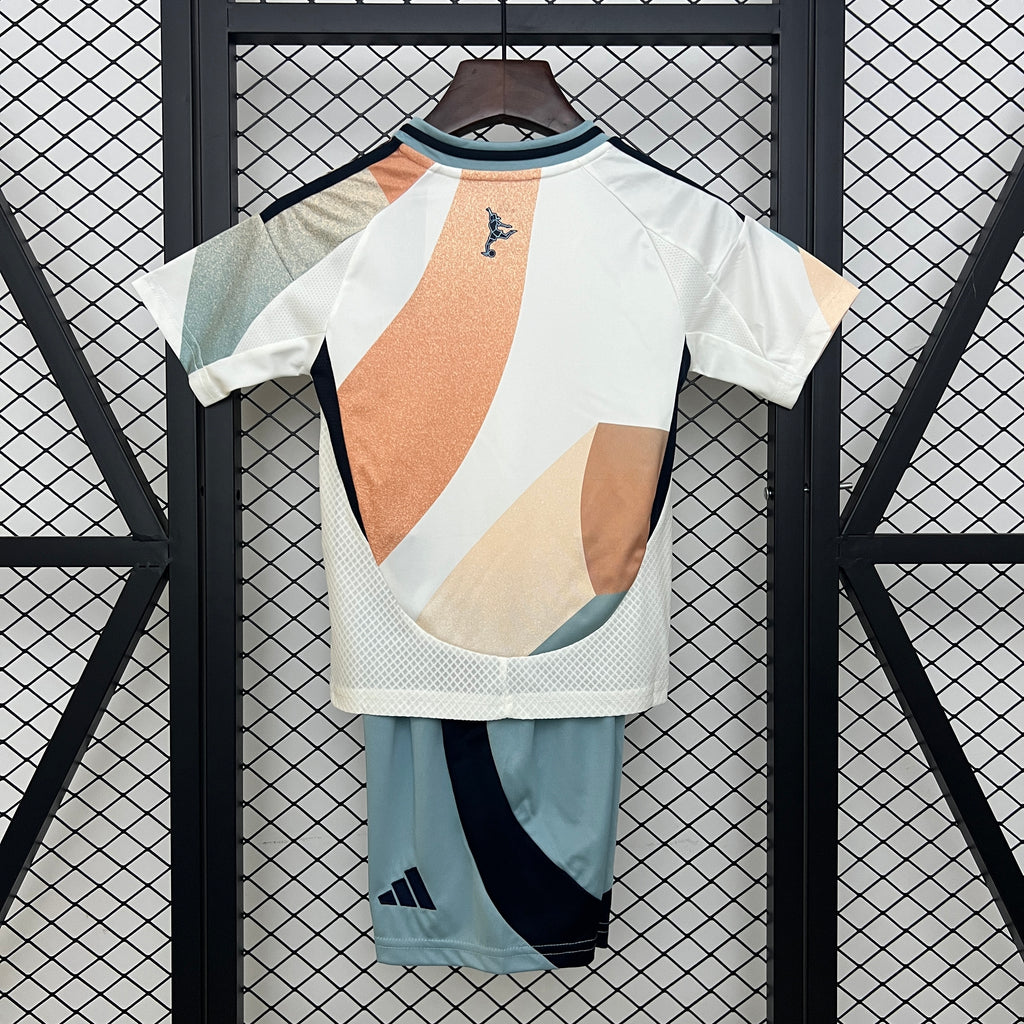 2025 kids Spain away size: 16-28