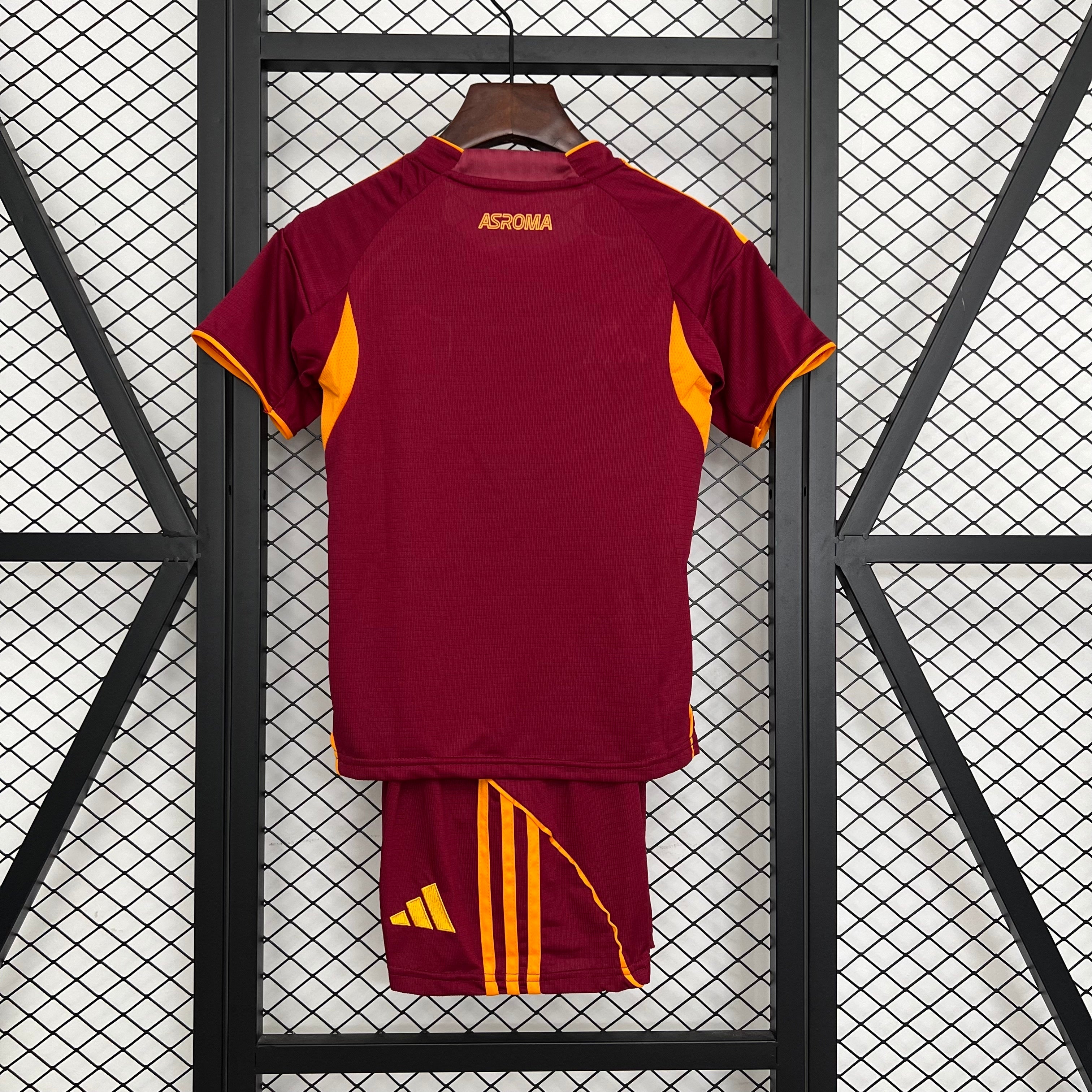 25/26 Kids Roma Home Size: 16-28