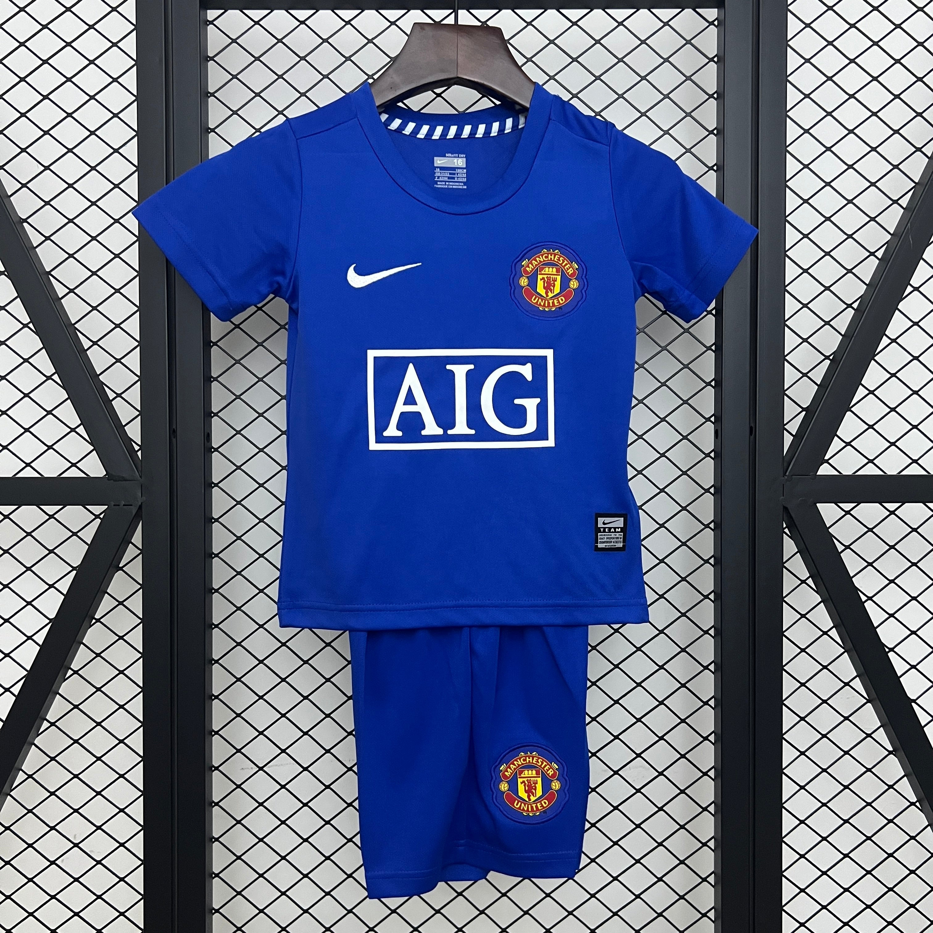 kids M-U 08/09 away size: 16-28