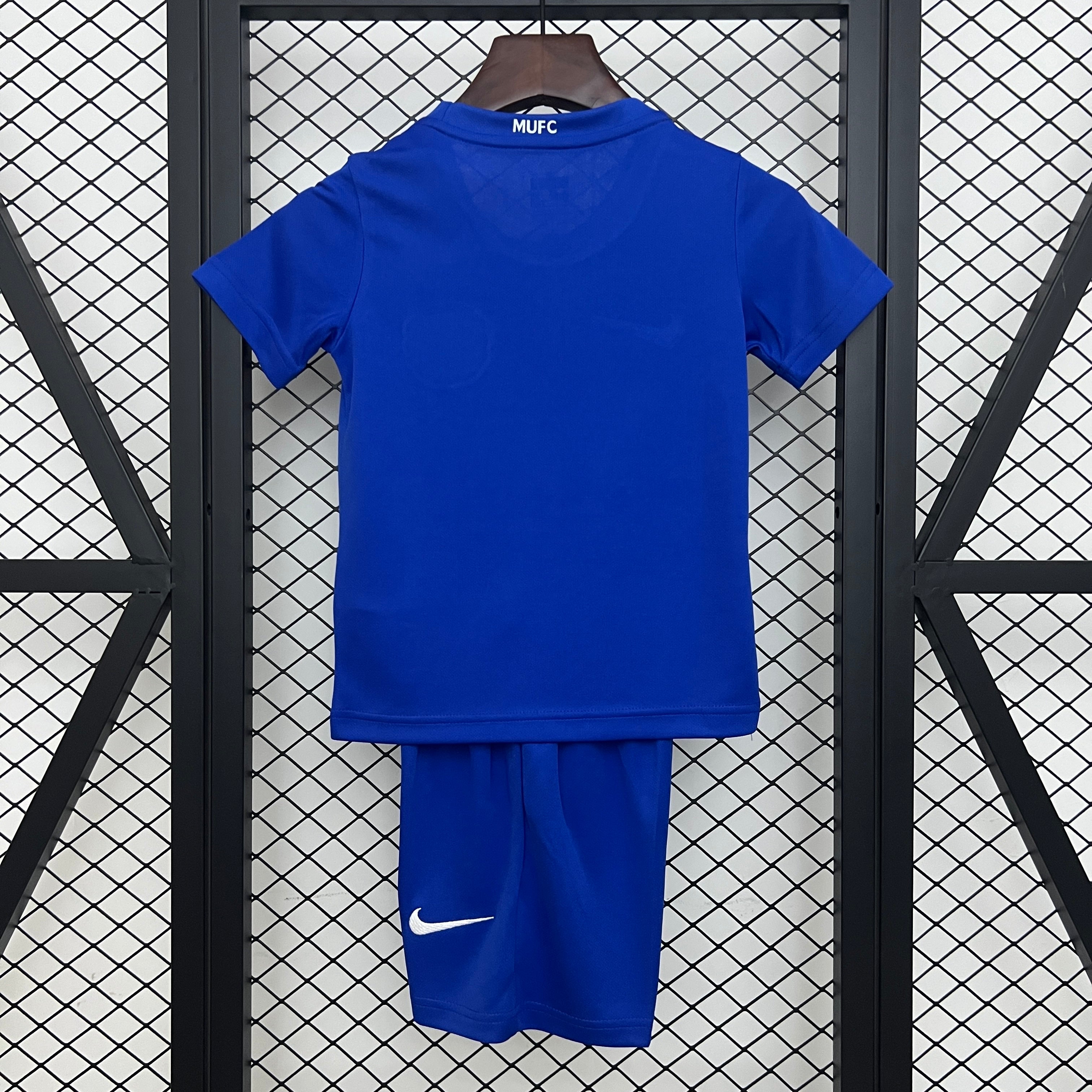 kids M-U 08/09 away size: 16-28