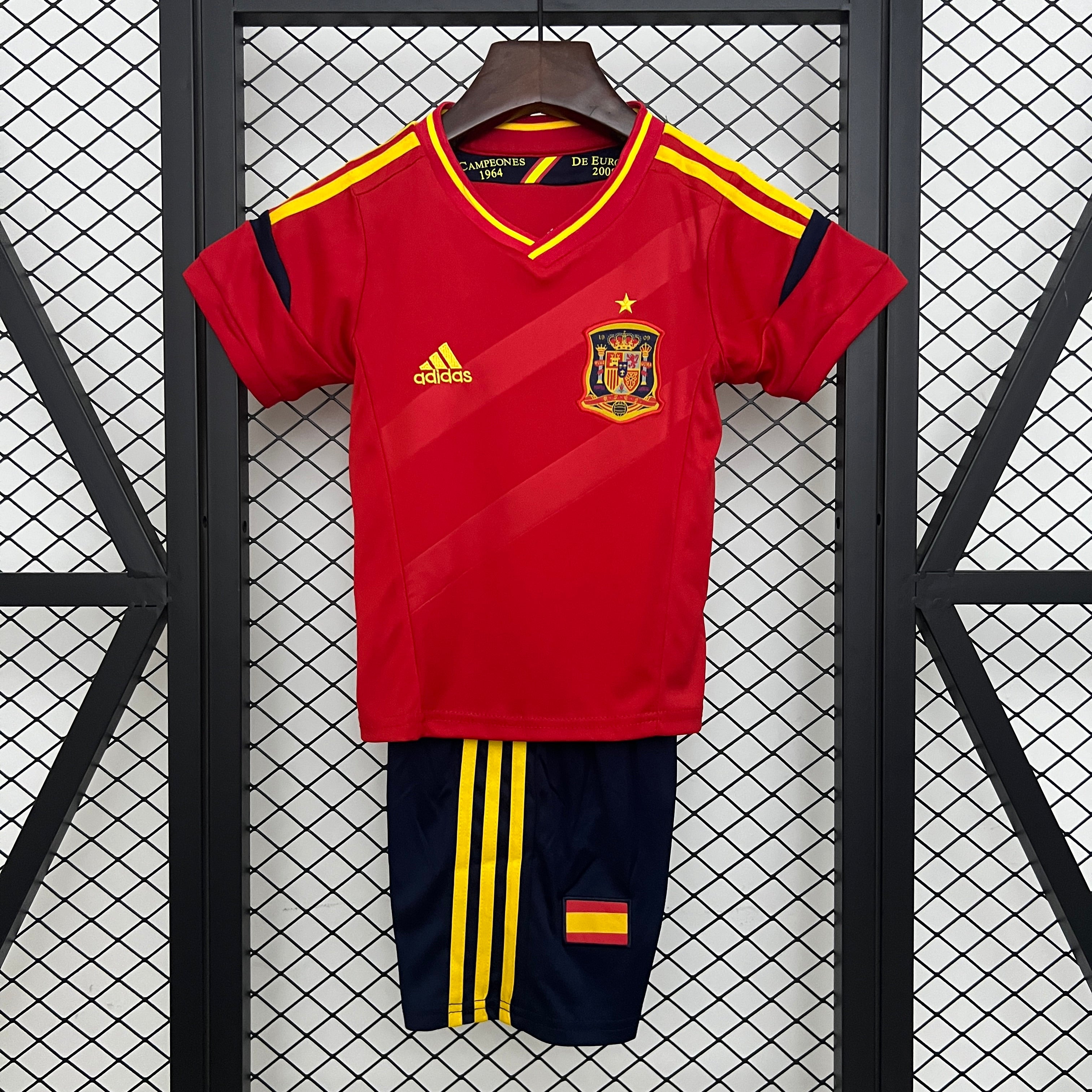 Kids Spain 2012 Home Size: 16-28